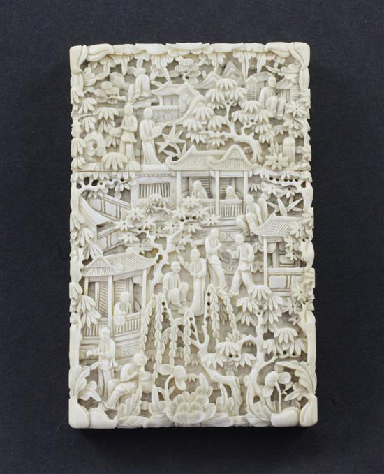 A Chinese export ivory card case, 19th century, 10.8cm